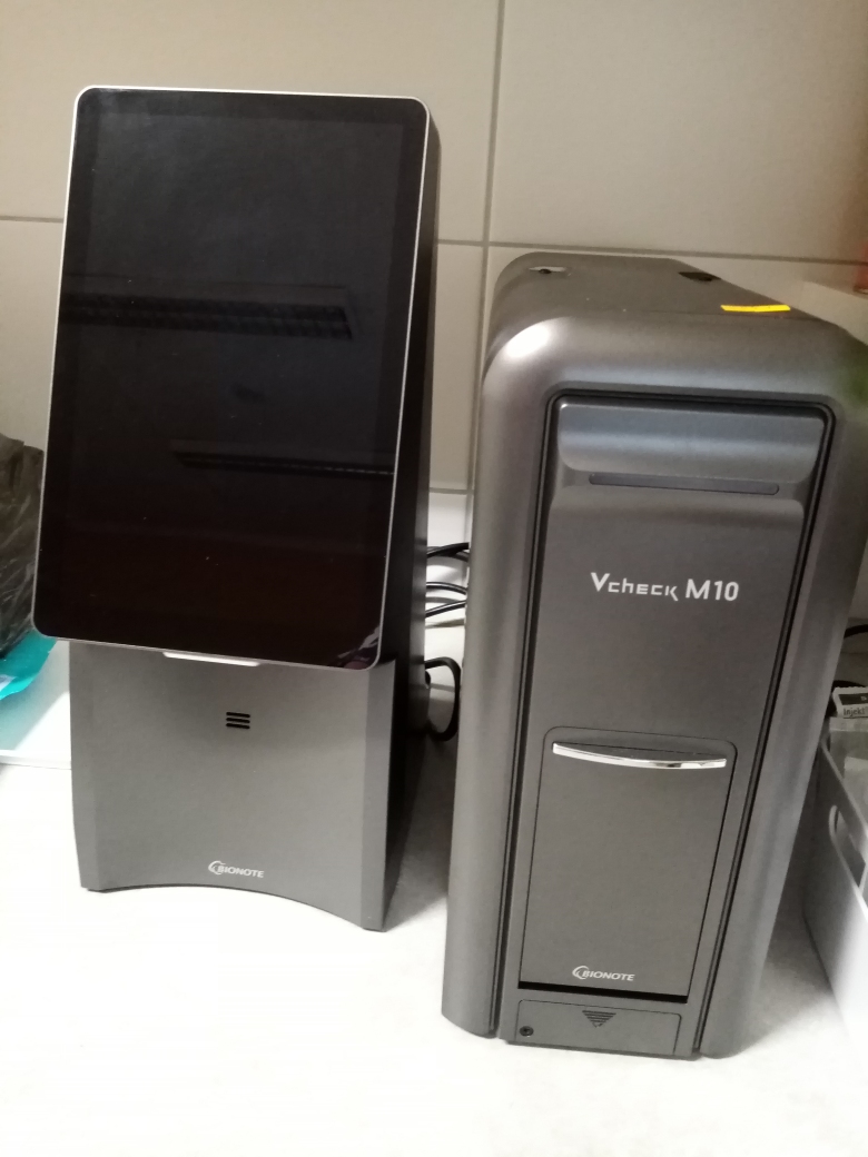 POCT RT-PCR analyzátor